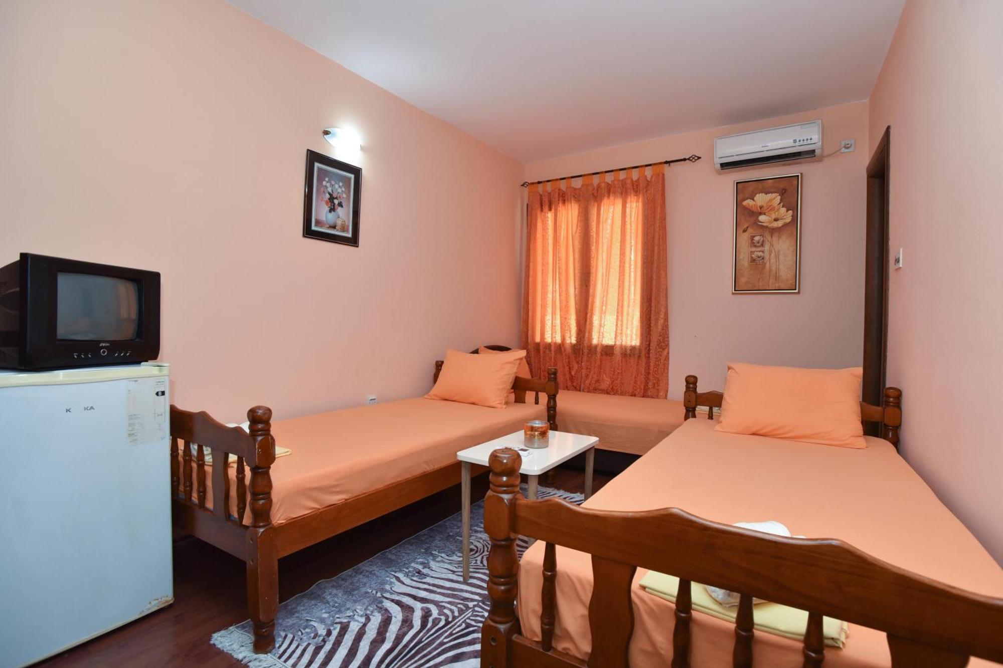 Vila Apartments Lidija Petrovac ภายนอก รูปภาพ