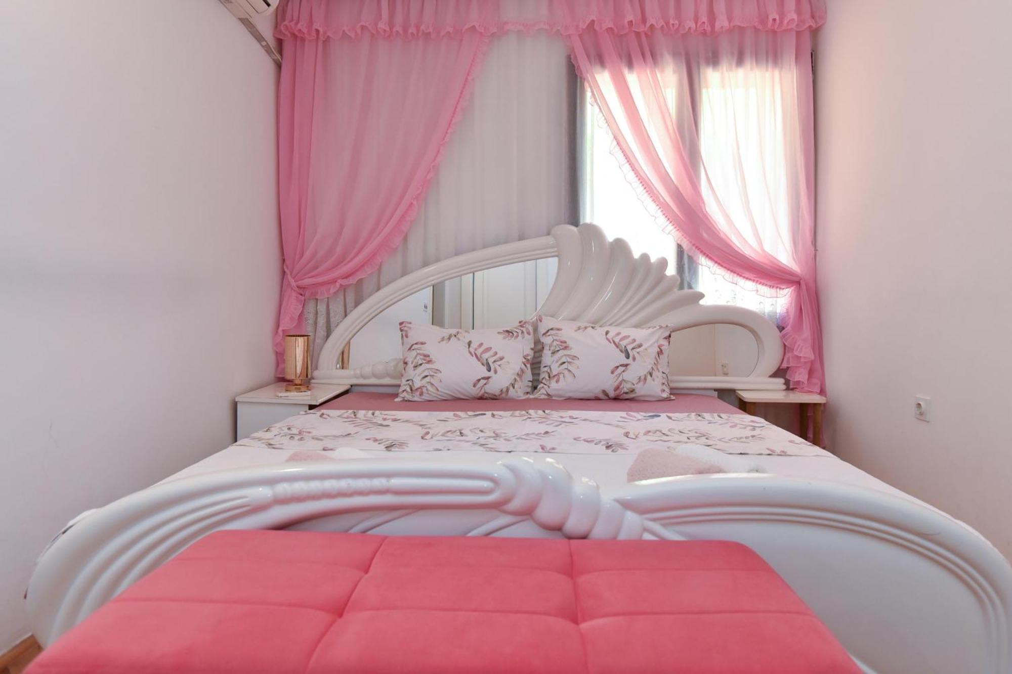 Vila Apartments Lidija Petrovac ภายนอก รูปภาพ
